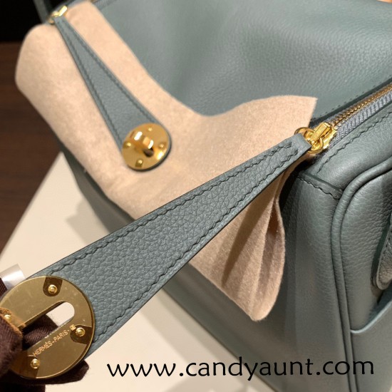 Hermes Lindy 26cm evercolor 63 /Vert Amande Silver Hardware lindy26-003 Hermes Lindy 26cm evercolor 63 /Vert Amande Silver Hardware lindy26-003