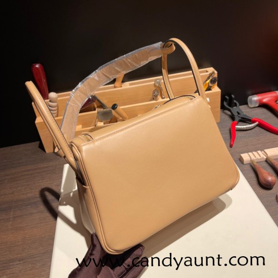 Hermes Lindy 26cm evercolor 0M/Chai Gold Hardware lindy26-004 Hermes Lindy 26cm evercolor 0M/Chai Gold Hardware lindy26-004