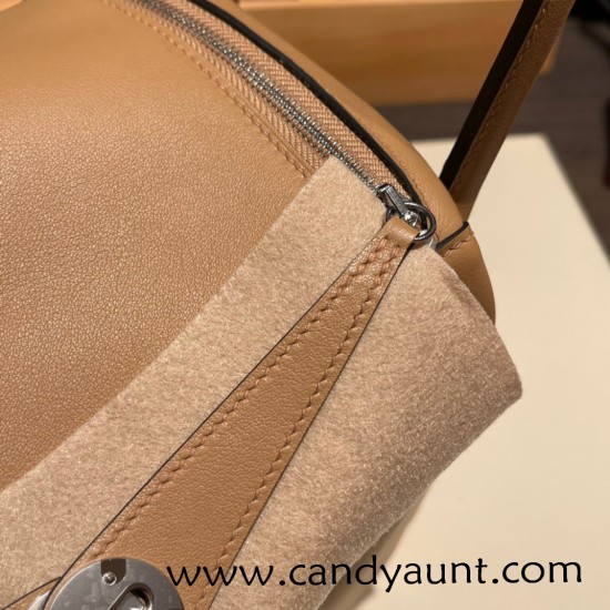 Hermes Lindy 26cm evercolor 0M/Chai & X9 /Mauve Sylvestre Silver Hardware lindy26-005 Hermes Lindy 26cm evercolor 0M/Chai & X9 /Mauve Sylvestre Silver Hardware lindy26-005