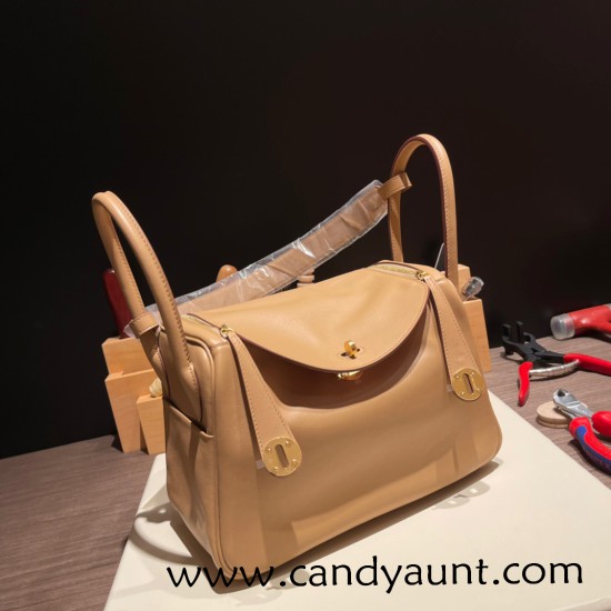Hermes Lindy 26cm swift 0M/Chai & X9 /Mauve Sylvestre Gold Hardware lindy26-006 Hermes Lindy 26cm swift 0M/Chai & X9 /Mauve Sylvestre Gold Hardware lindy26-006