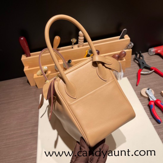 Hermes Lindy 26cm swift 0M/Chai & X9 /Mauve Sylvestre Gold Hardware lindy26-006 Hermes Lindy 26cm swift 0M/Chai & X9 /Mauve Sylvestre Gold Hardware lindy26-006