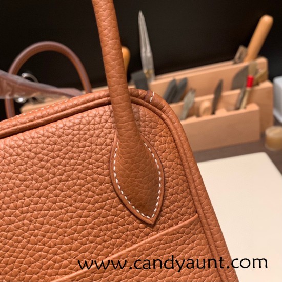 Hermes Lindy 26cm Clemence 37 /Gold Gold Hardware lindy26-009 Hermes Lindy 26cm Clemence 37 /Gold Gold Hardware lindy26-009
