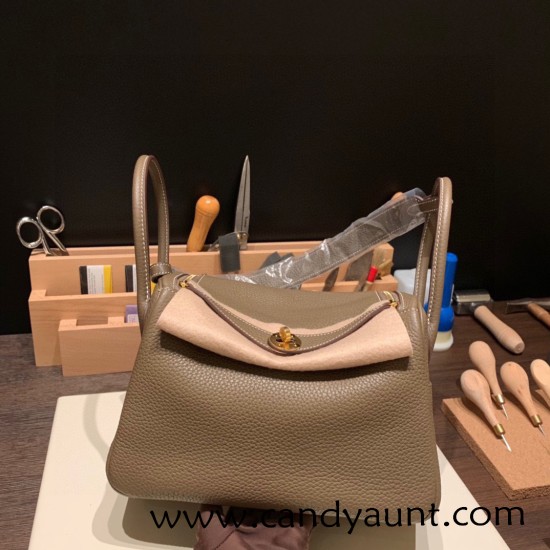 Hermes Lindy 26cm Clemence 18 /Étoupe Grey Gold Hardware lindy26-010 Hermes Lindy 26cm Clemence 18 /Étoupe Grey Gold Hardware lindy26-010