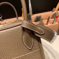 Hermes Lindy 26cm Clemence 18 /Étoupe Grey Gold Hardware lindy26-010