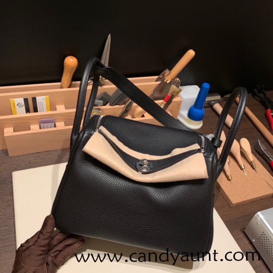 Hermes Lindy 26cm Clemence 89/ Black (Noir) Silver Hardware lindy26-011 Hermes Lindy 26cm Clemence 89/ Black (Noir) Silver Hardware lindy26-011