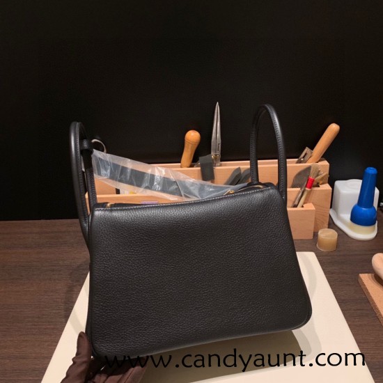 Hermes Lindy 26cm Clemence 89/ Black (Noir) Gold Hardware lindy26-012 Hermes Lindy 26cm Clemence 89/ Black (Noir) Gold Hardware lindy26-012