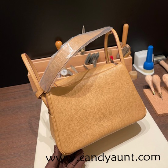 Hermes Lindy 26cm Clemence 4B /Biscuit Silver Hardware lindy26-013 Hermes Lindy 26cm Clemence 4B /Biscuit Silver Hardware lindy26-013