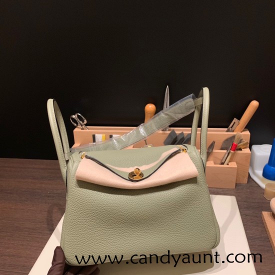 Hermes Lindy 26cm Clemence Q1/ Sauge Gold Hardware lindy26-017 Hermes Lindy 26cm Clemence Q1/ Sauge Gold Hardware lindy26-017