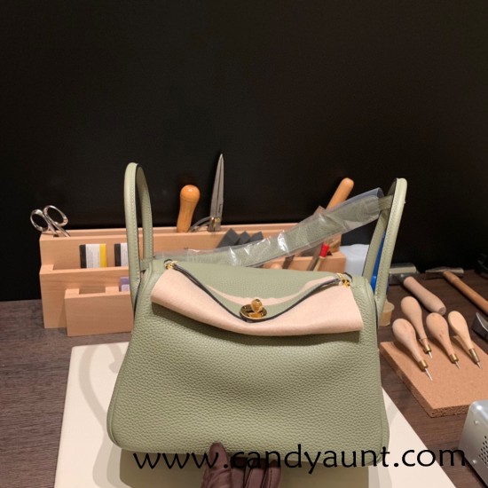 Hermes Lindy 26cm Clemence Q1/ Sauge Gold Hardware lindy26-017 Hermes Lindy 26cm Clemence Q1/ Sauge Gold Hardware lindy26-017