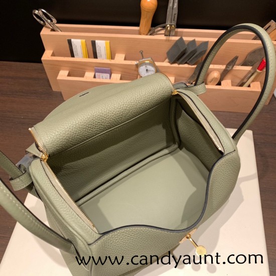 Hermes Lindy 26cm Clemence Q1/ Sauge Gold Hardware lindy26-017 Hermes Lindy 26cm Clemence Q1/ Sauge Gold Hardware lindy26-017