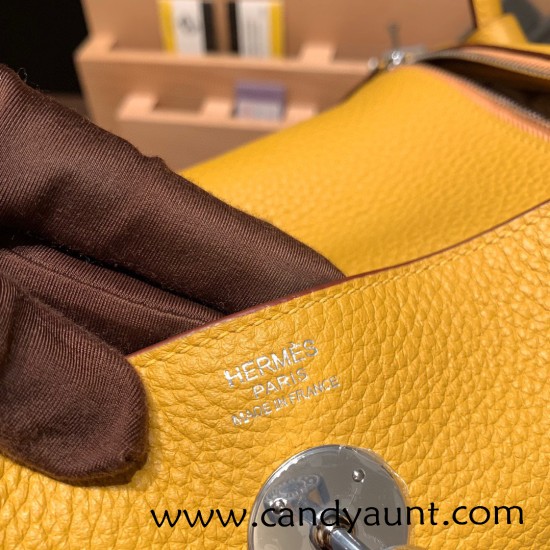 Hermes Lindy 26cm Clemence 9D /Jaune Ambre Silver Hardware lindy26-018 Hermes Lindy 26cm Clemence 9D /Jaune Ambre Silver Hardware lindy26-018