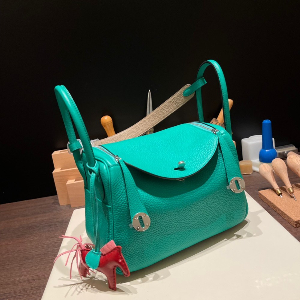 Hermes Lindy 26cm Clemence 6W/ Menthe& 18 /Étoupe Grey (Étoupe) lindy26-019
