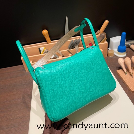 Hermes Lindy 26cm Clemence 6W/ Menthe& 18 /Étoupe Grey (Étoupe) lindy26-019 Hermes Lindy 26cm Clemence 6W/ Menthe& 18 /Étoupe Grey (Étoupe) lindy26-019