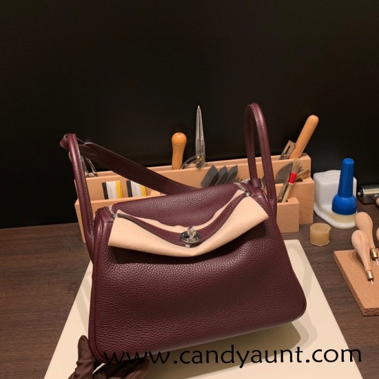 Hermes Lindy 26cm Clemence 0G /Rouge Sellier Silver Hardware lindy26-026 Hermes Lindy 26cm Clemence 0G /Rouge Sellier Silver Hardware lindy26-026