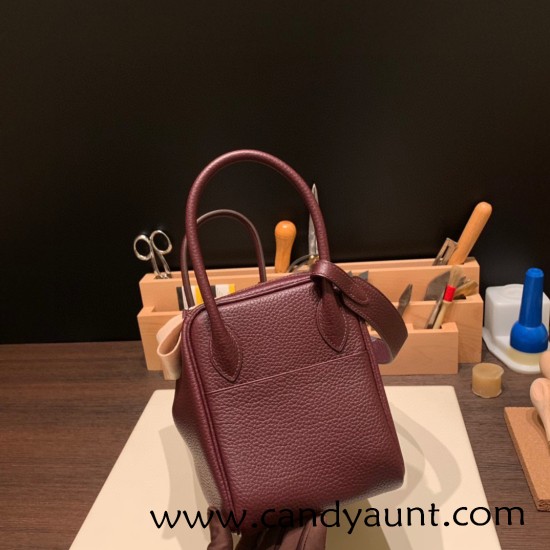 Hermes Lindy 26cm Clemence 0G /Rouge Sellier Silver Hardware lindy26-026 Hermes Lindy 26cm Clemence 0G /Rouge Sellier Silver Hardware lindy26-026