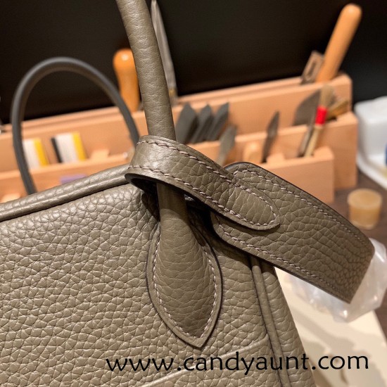 Hermes Lindy 26cm Clemence 8F /Etain Silver Hardware lindy26-031 Hermes Lindy 26cm Clemence 8F /Etain Silver Hardware lindy26-031