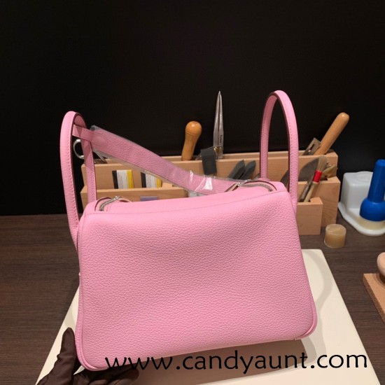 Hermes Lindy 26cm Clemence X9 /Mauve Sylvestre Silver Hardware lindy26-040 Hermes Lindy 26cm Clemence X9 /Mauve Sylvestre Silver Hardware lindy26-040
