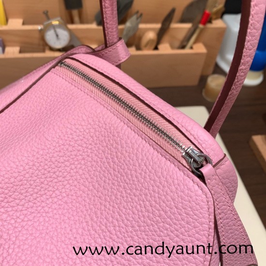 Hermes Lindy 26cm Clemence X9 /Mauve Sylvestre Silver Hardware lindy26-040 Hermes Lindy 26cm Clemence X9 /Mauve Sylvestre Silver Hardware lindy26-040