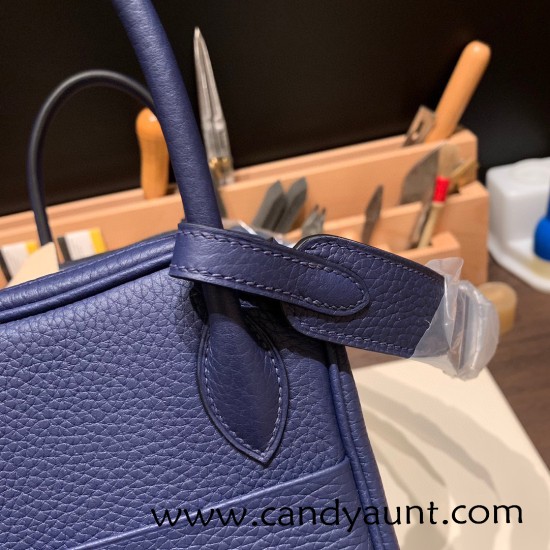 Hermes Lindy 26cm Clemence 73/ Blue Saphir Gold Hardware lindy26-042 Hermes Lindy 26cm Clemence 73/ Blue Saphir Gold Hardware lindy26-042