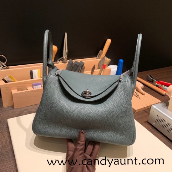 Hermes Lindy 26cm Clemence Y7 /Blue Orage Silver Hardware lindy26-050 Hermes Lindy 26cm Clemence Y7 /Blue Orage Silver Hardware lindy26-050