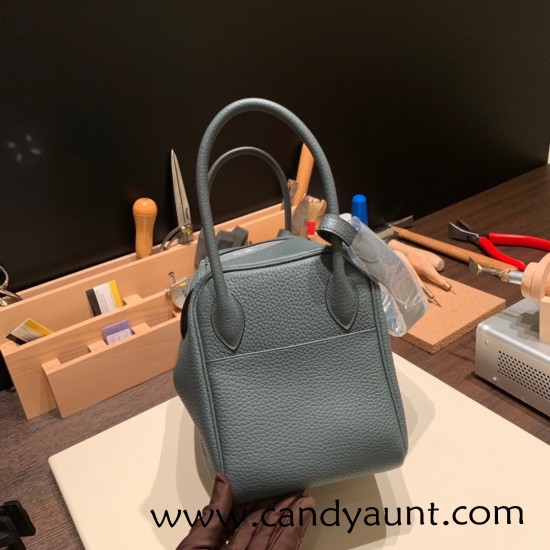 Hermes Lindy 26cm Clemence Y7 /Blue Orage Silver Hardware lindy26-050 Hermes Lindy 26cm Clemence Y7 /Blue Orage Silver Hardware lindy26-050