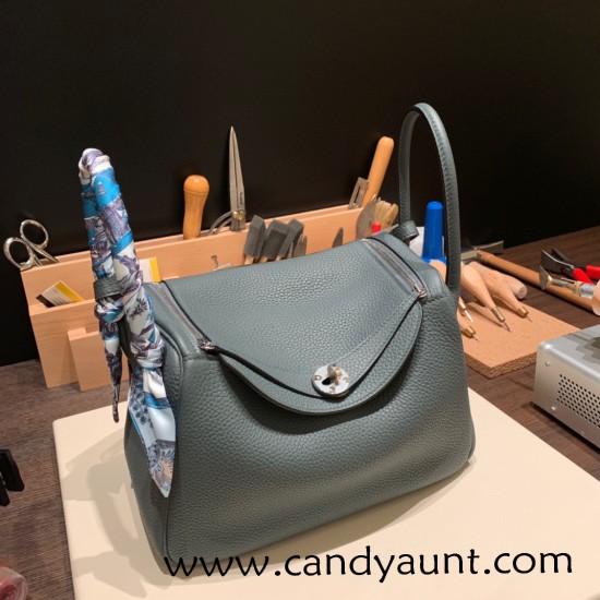 Hermes Lindy 26cm Clemence Y7 /Blue Orage Silver Hardware lindy26-050 Hermes Lindy 26cm Clemence Y7 /Blue Orage Silver Hardware lindy26-050