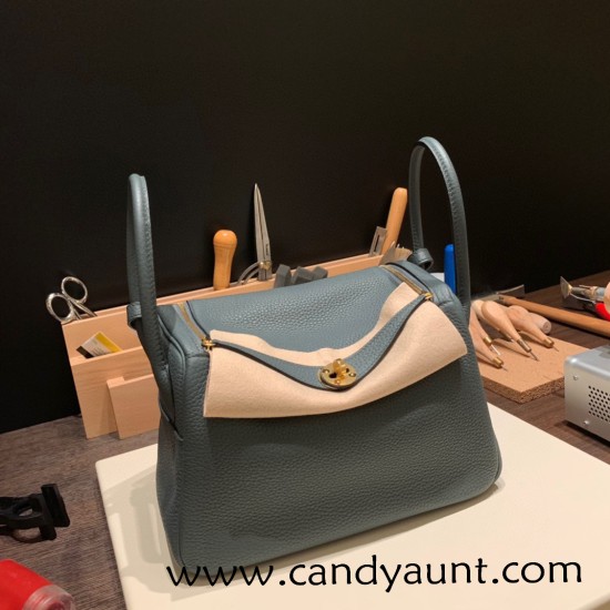Hermes Lindy 26cm Clemence Y7 /Blue Orage Gold Hardware lindy26-051 Hermes Lindy 26cm Clemence Y7 /Blue Orage Gold Hardware lindy26-051