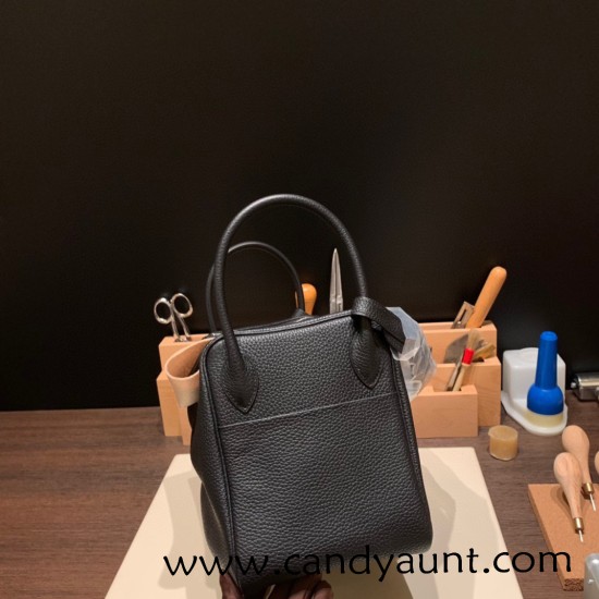 Hermes stock 30cm Lindy Clemence 89 /Black (Noir) Silver Hardware Hermes stock 30cm Lindy Clemence 89 /Black (Noir) Silver Hardware