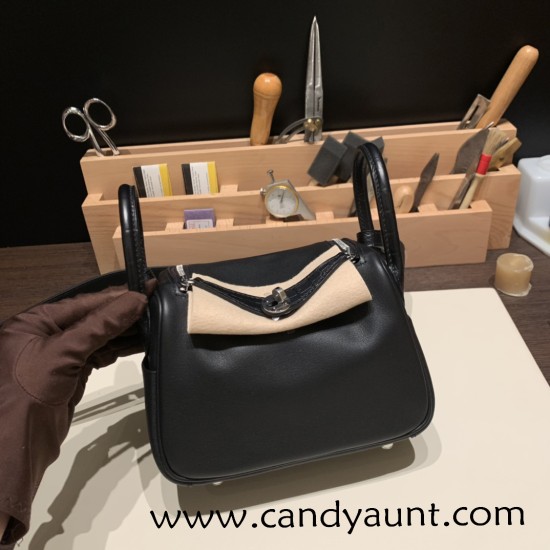 Hermes Mini Lindy touch 89 /Black & K1 / Rouge Grenat Silver Hardware 004 Hermes Mini Lindy touch 89 /Black & K1 / Rouge Grenat Silver Hardware 004