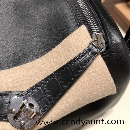 Hermes Mini Lindy touch 89 /Black & K1 / Rouge Grenat Silver Hardware 004 Hermes Mini Lindy touch 89 /Black & K1 / Rouge Grenat Silver Hardware 004