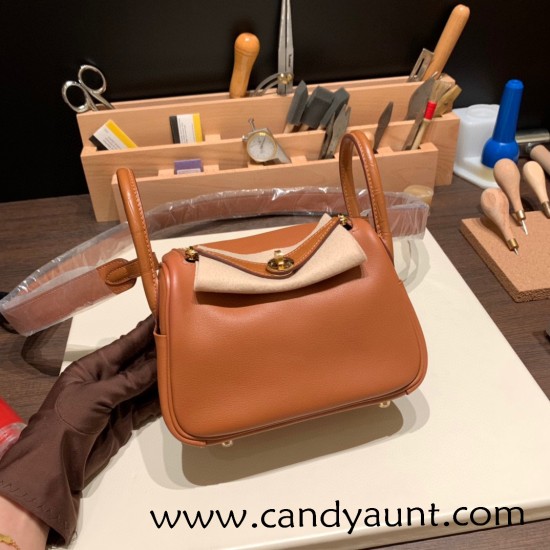 Hermes Mini Lindy touch 37 / Gold Gold Hardware 006 Hermes Mini Lindy touch 37 / Gold Gold Hardware 006