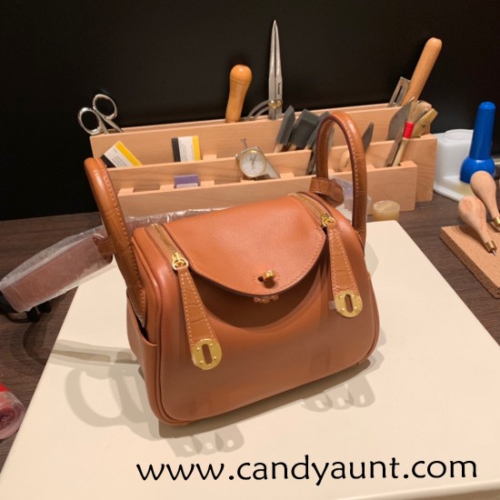 Hermes Mini Lindy touch 37 / Gold Gold Hardware 006 Hermes Mini Lindy touch 37 / Gold Gold Hardware 006