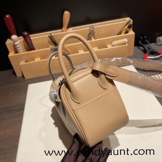 Hermes Mini Lindy swift 0M/Chai & X9 /Mauve Sylvestre Silver Hardware 012 Hermes Mini Lindy swift 0M/Chai & X9 /Mauve Sylvestre Silver Hardware 012
