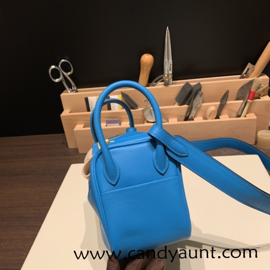 Hermes Mini Lindy swift 0F /Blue Frida Gold Hardware 014 Hermes Mini Lindy swift 0F /Blue Frida Gold Hardware 014