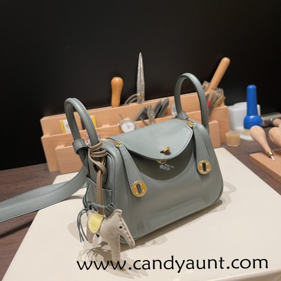 Hermes Mini Lindy 63/Vert Amande Gold Hardware 018 Hermes Mini Lindy 63/Vert Amande Gold Hardware 018
