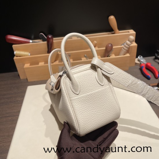 Hermes Mini Lindy Clemence10 /Craie Silver Hardware 035 Hermes Mini Lindy Clemence10 /Craie Silver Hardware 035
