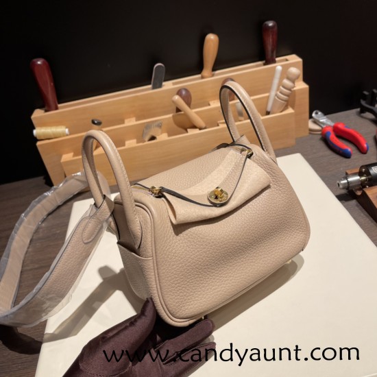 Hermes Mini Lindy Clemence S2/ Trench Gold Hardware 045 Hermes Mini Lindy Clemence S2/ Trench Gold Hardware 045