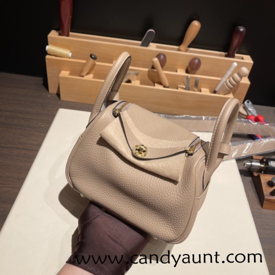 Hermes Mini Lindy Clemence S2/ Trench Gold Hardware 045 Hermes Mini Lindy Clemence S2/ Trench Gold Hardware 045