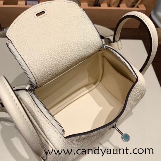 Hermes Mini Lindy Clemence I2 /Nata Silver Hardware 051 Hermes Mini Lindy Clemence I2 /Nata Silver Hardware 051