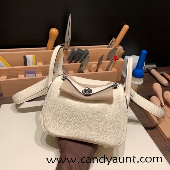 Hermes Mini Lindy Clemence I2 /Nata Silver Hardware 051 Hermes Mini Lindy Clemence I2 /Nata Silver Hardware 051