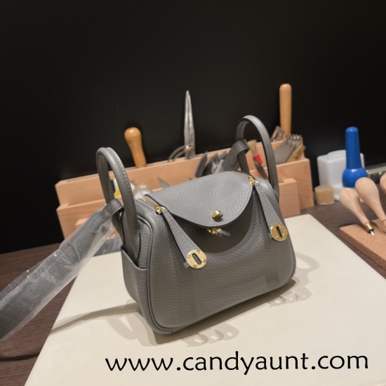 Hermes Mini Lindy Clemence 0L/ Gris Meyer Gold Hardware 059 Hermes Mini Lindy Clemence 0L/ Gris Meyer Gold Hardware 059