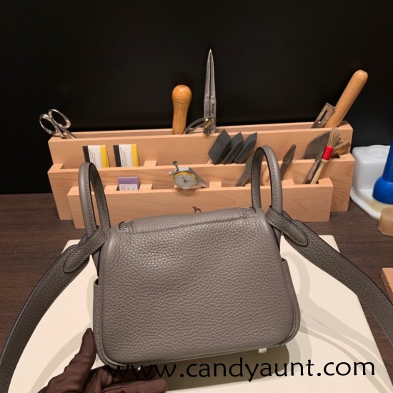 Hermes Mini Lindy Clemence 8F /Etain Silver Hardware 066 Hermes Mini Lindy Clemence 8F /Etain Silver Hardware 066