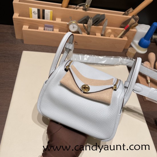 Hermes Mini Lindy Clemence 46 /Ebene Silver Hardware 072 Hermes Mini Lindy Clemence 46 /Ebene Silver Hardware 072