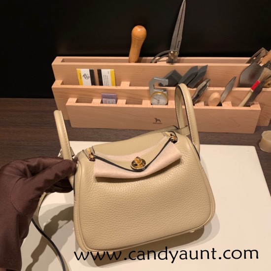 Hermes Mini Lindy Clemence S2/ Trench Gold Hardware 078 Hermes Mini Lindy Clemence S2/ Trench Gold Hardware 078