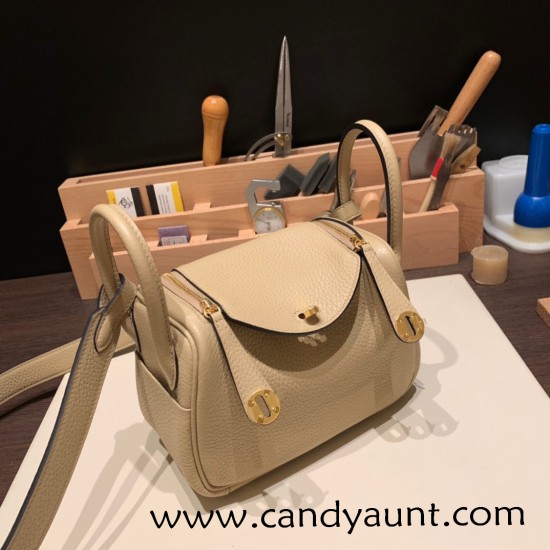 Hermes Mini Lindy Clemence S2/ Trench Gold Hardware 078 Hermes Mini Lindy Clemence S2/ Trench Gold Hardware 078