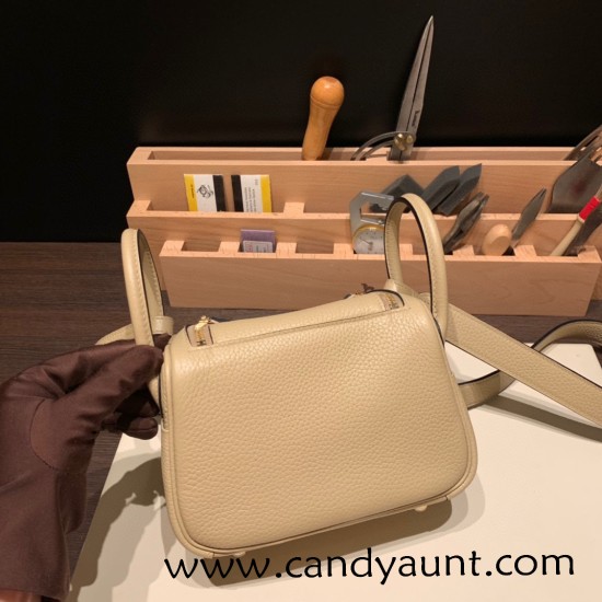 Hermes Mini Lindy Clemence S2/ Trench Gold Hardware 078 Hermes Mini Lindy Clemence S2/ Trench Gold Hardware 078