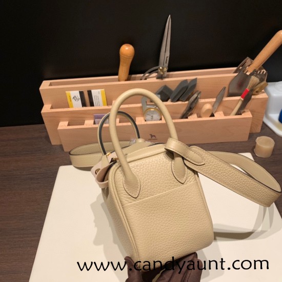 Hermes Mini Lindy Clemence S2/ Trench Gold Hardware 078 Hermes Mini Lindy Clemence S2/ Trench Gold Hardware 078