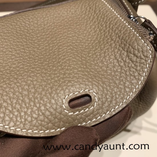 Hermes Mini Lindy Clemence 18/Étoupe Grey Silver Hardware 092 Hermes Mini Lindy Clemence 18/Étoupe Grey Silver Hardware 092