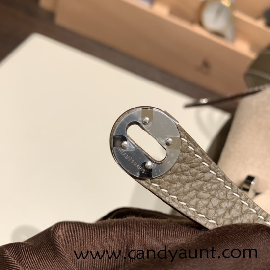 Hermes Mini Lindy Clemence 18/Étoupe Grey Silver Hardware 092 Hermes Mini Lindy Clemence 18/Étoupe Grey Silver Hardware 092