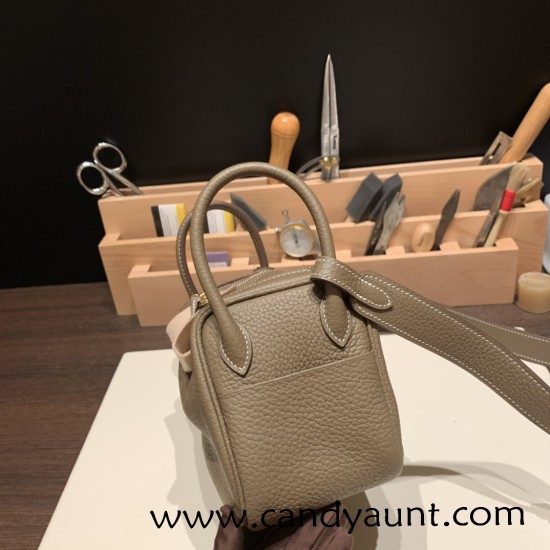 Hermes Mini Lindy Clemence 18/Étoupe Grey Gold Hardware 093 Hermes Mini Lindy Clemence 18/Étoupe Grey Gold Hardware 093